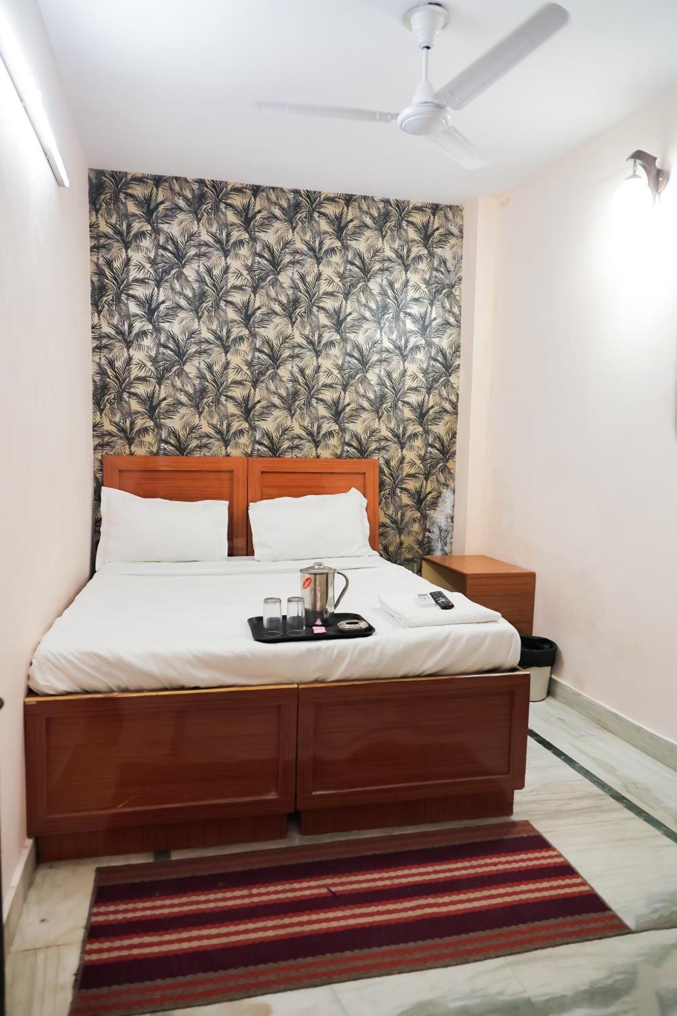 Mannat Stay Hotel - Laxmi Nagar New Delhi Exterior photo