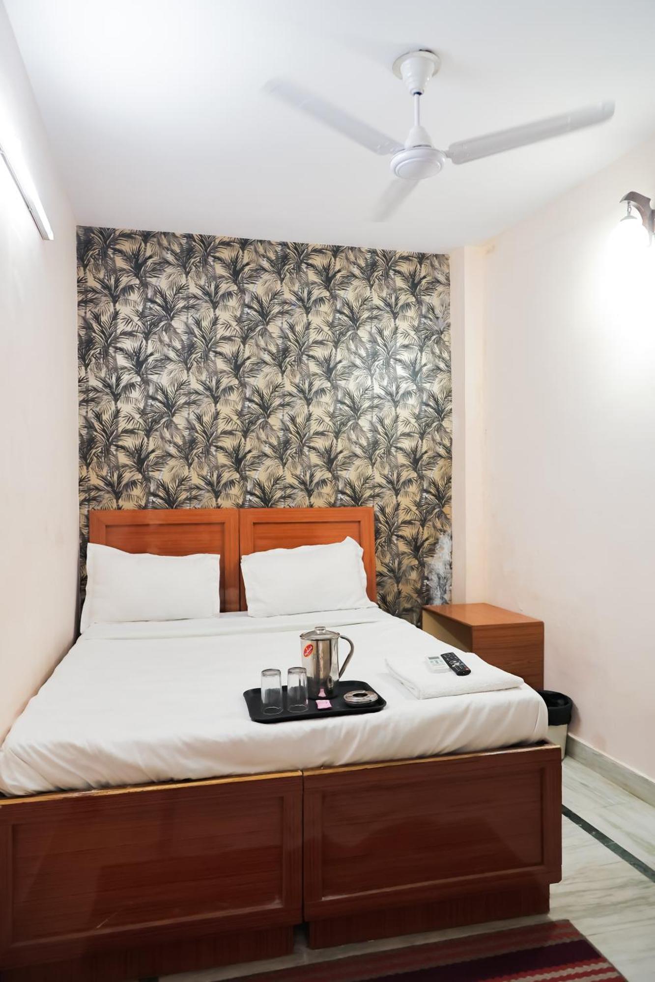 Mannat Stay Hotel - Laxmi Nagar New Delhi Exterior photo